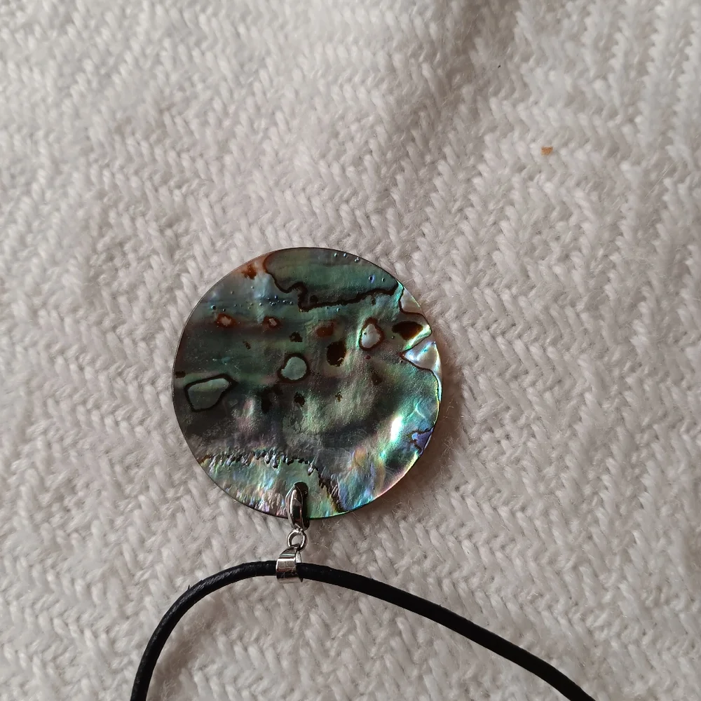 Green and Blue  Pendant Necklace - Picture 4 of 4